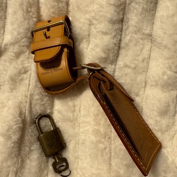 Louis Vuitton Monogram Shoulder Bag in Brown and Tan - Picture 12 of 14
